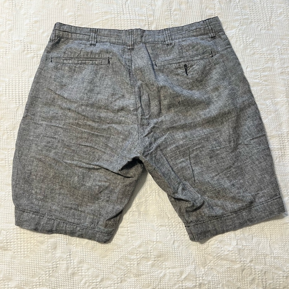 Brunello Cucinelli Light Gray Flat Front Shorts - image 2